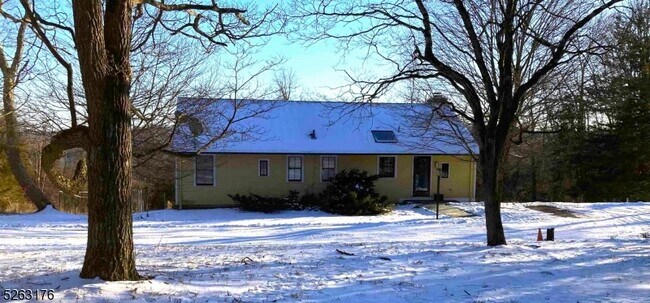 Building Photo - 53 Philhower Rd