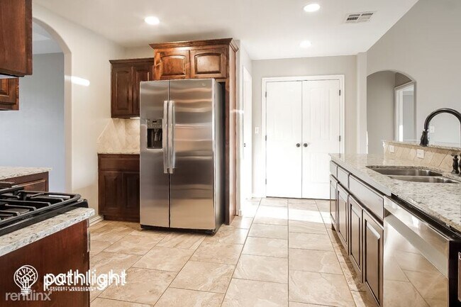 Building Photo - 4 br, 3 bath House - 14408 S Toledo Avenue...