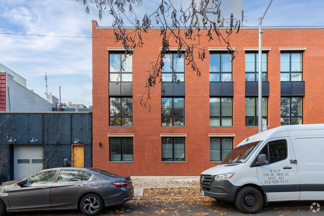 Building Photo - Williamsburg Condo