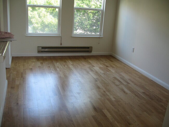 Foto del edificio - 1272 Rhode Island St