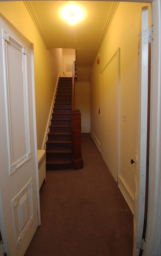 Primary Photo - 6325 Vine St
