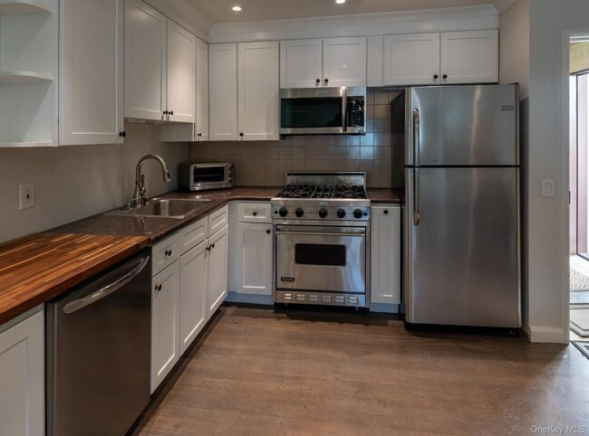 Foto del edificio - 18-10 121st St