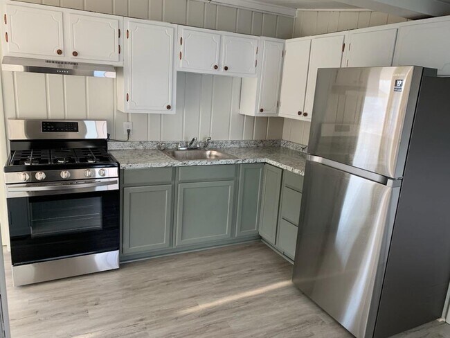 Stainless Appliances - 81 Highland Ave