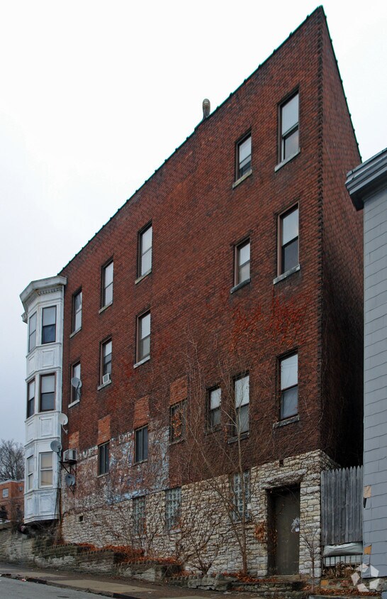 Building Photo - 663-665 W McMicken Ave