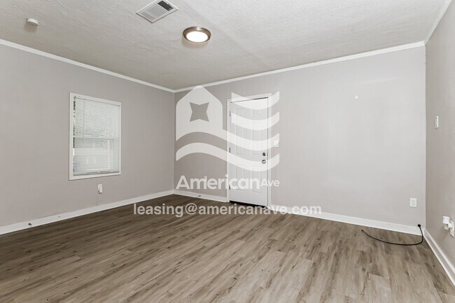 Foto del edificio - 472 E Northside Dr
