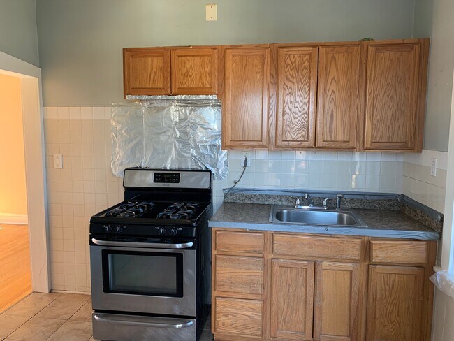 Building Photo - 3518 W Cullom Ave