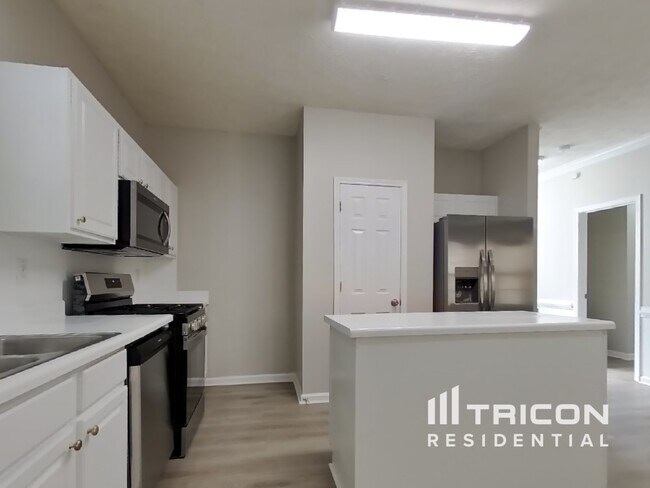 Building Photo - 6844 Bridgewood Dr