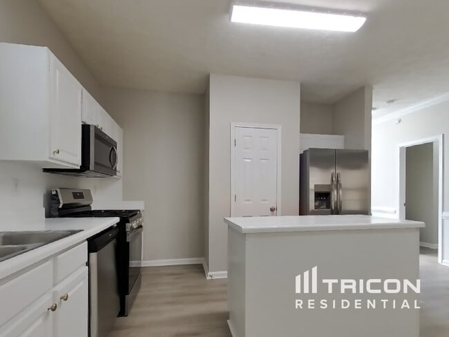 Foto del edificio - 6844 Bridgewood Dr