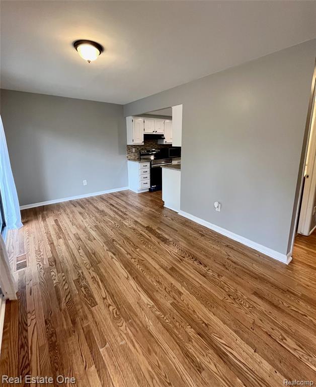 Building Photo - 1403 Oakbrook E Dr