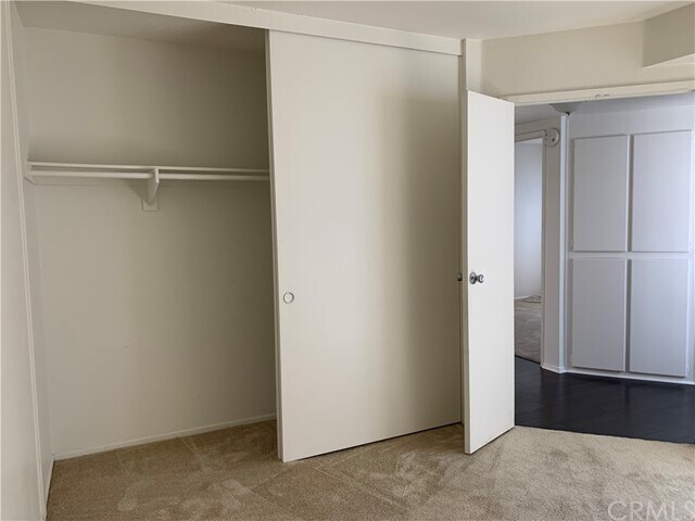 Foto del edificio - 2395 N River Trail Rd