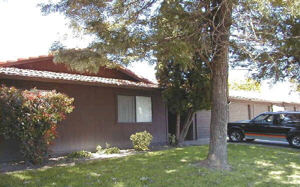 Foto principal - 9217 West Ln