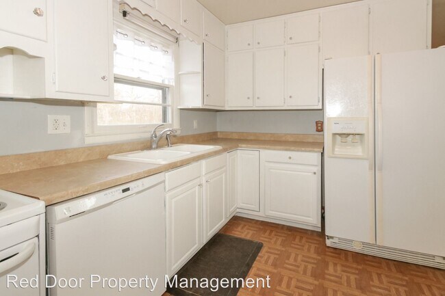 Building Photo - 3 br, 1 bath House - 104 Water Street