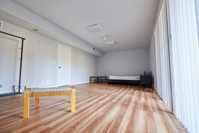 Foto del edificio - 1670 Wainwright Dr