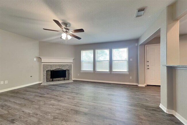 Building Photo - 17727 Barton Point Ln