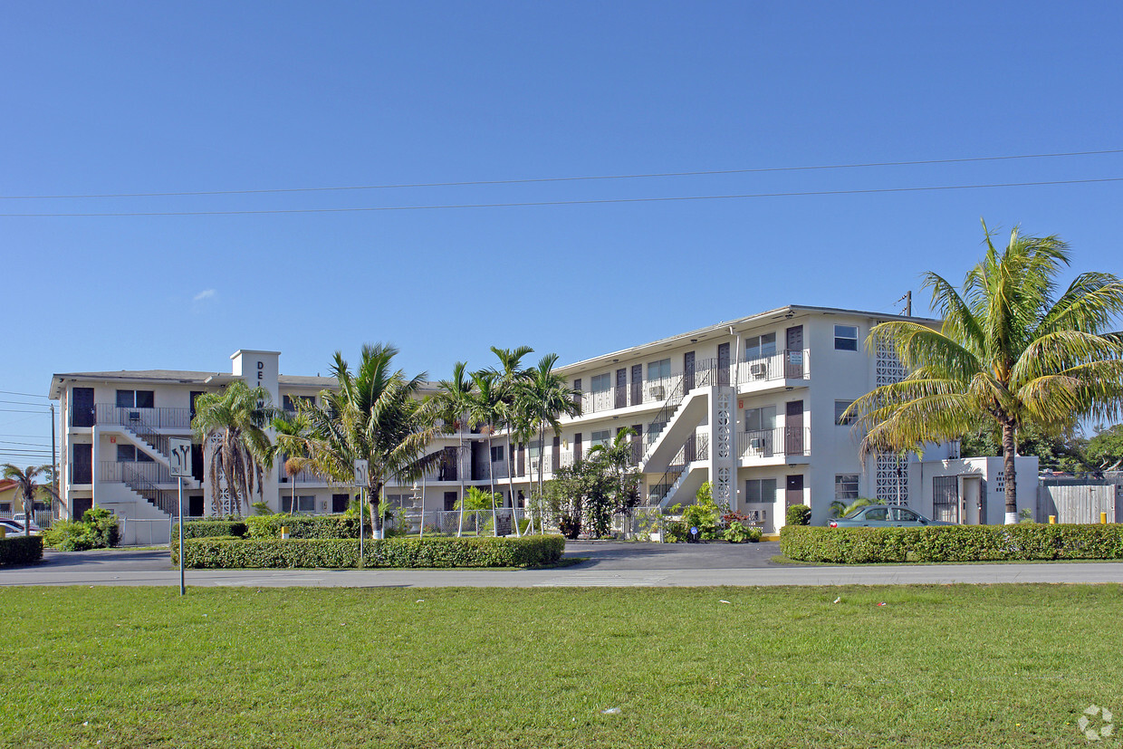 Foto principal - Delaware Plaza Apartments