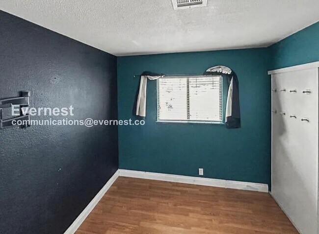Foto del edificio - 6232 Carl Ave