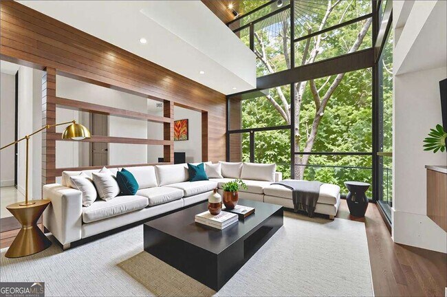 Foto del edificio - 2105 Fairhaven Cir NE