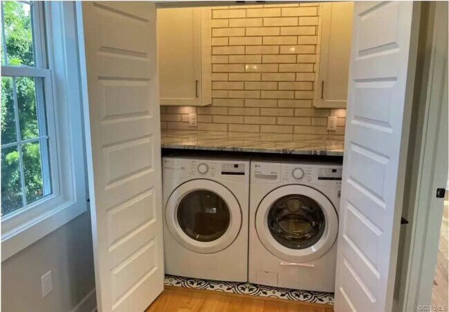 Building Photo - Cliff Ave