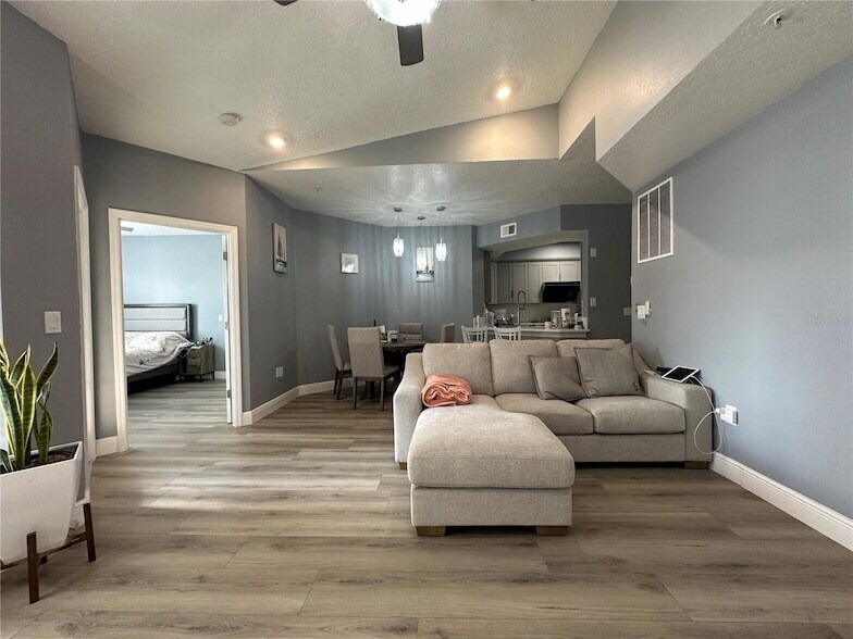 Photo - 5554 Metrowest Boulevard Unit 312