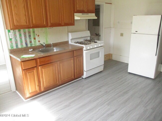Building Photo - 20 Cataract St