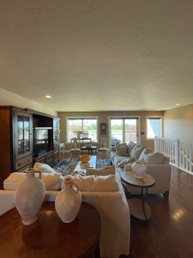 Building Photo - 2 br, 2.5 bath House - 2024 Marina Court