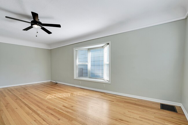 Foto del edificio - 1830 Cottage St NE