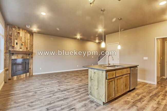 Foto del edificio - 3 Bed, 2.5 Bath Townhome in Orchards by Pr...