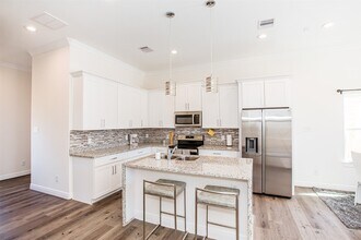 Building Photo - 5205 Bataan Rd