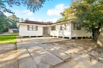 Building Photo - 206 Sunset Dr