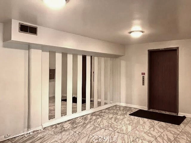 Foto del edificio - 3284 Barham Blvd