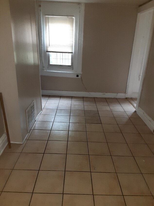 Building Photo - 2536 Loyola Southway