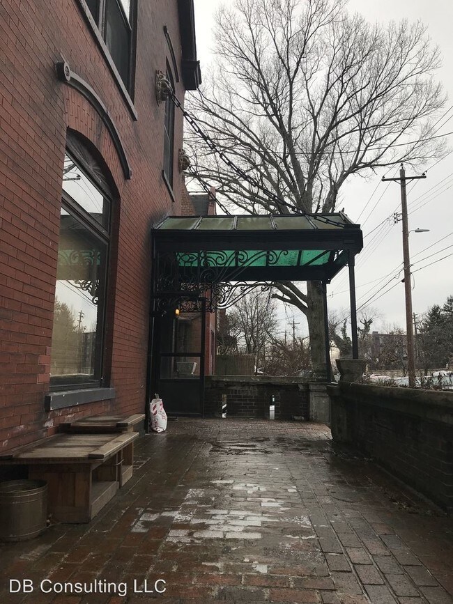 Building Photo - 461 Riddle Rd