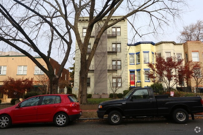 Building Photo - 116 North Carolina Ave SE