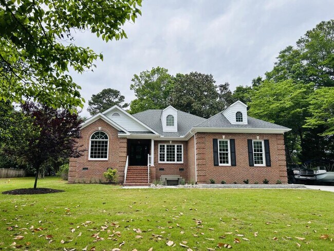 Foto del edificio - 8703 Decoy Ln