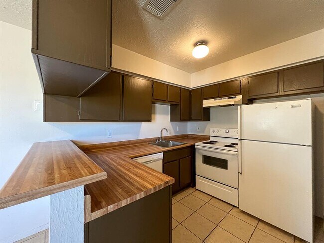 Foto del edificio - 709 Ruth Ct