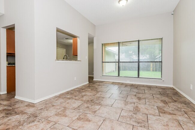 Building Photo - 2310 Shadyoaks Ln