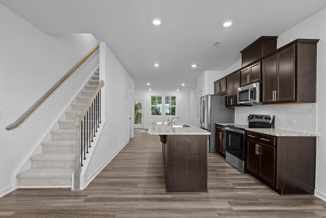Foto del edificio - Gorgeous New Construction!  Updated Kitchen, SS Appliances, Open Floorplan, Pet Friendly!