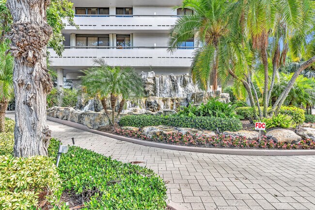 Foto del edificio - 19667 Turnberry Way