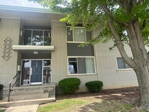 Building Photo - 4859 Mansfield Ave
