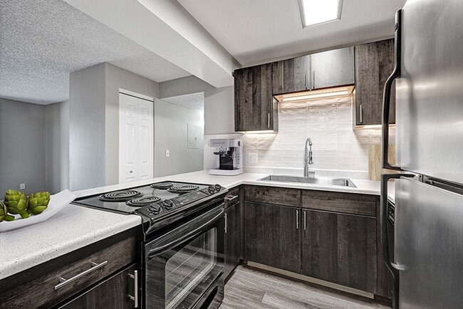 Foto del edificio - Summit Riverside Apartments