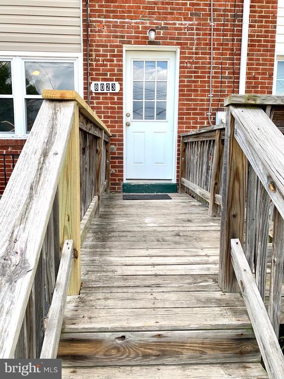 Foto del edificio - 8023 Gough St