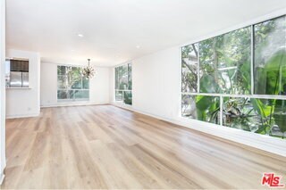 Foto del edificio - 301 Rexford Dr