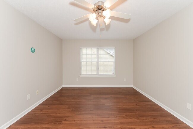 Foto del edificio - 925 Birchmill Point S
