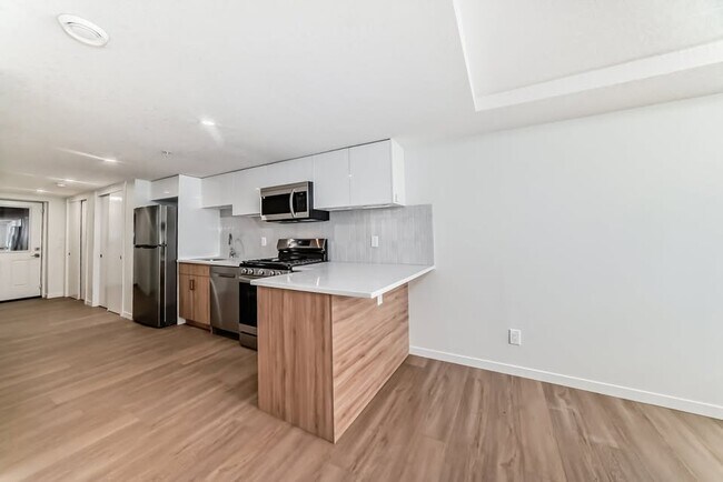 Photo du bâtiment - 1395 Cornerstone Blvd NE