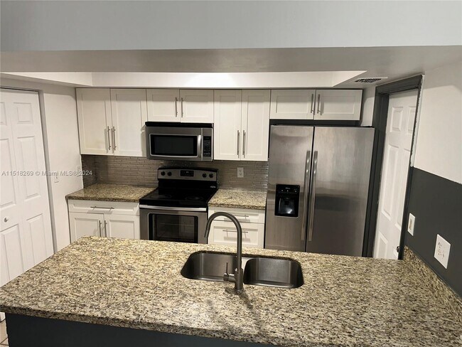 Building Photo - 1322 SW 75th Ave