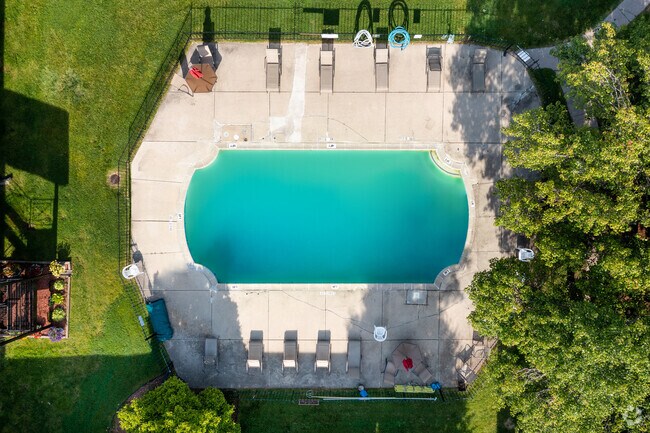 Piscina - Huntington House Apartments