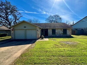 Building Photo - 5109 Summerset Trail