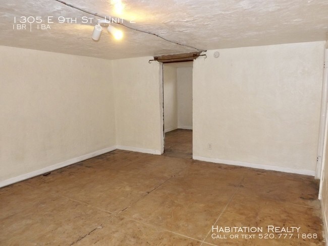 Building Photo - UA Area 1 Bedroom at 9th and Mountain
