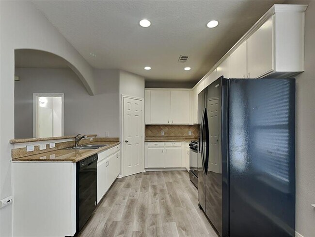 Building Photo - 13147 S Bellaire Estates Dr