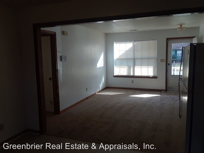 Building Photo - 3 br, 1.5 bath Apartment - 5802 Dunkirk St. B